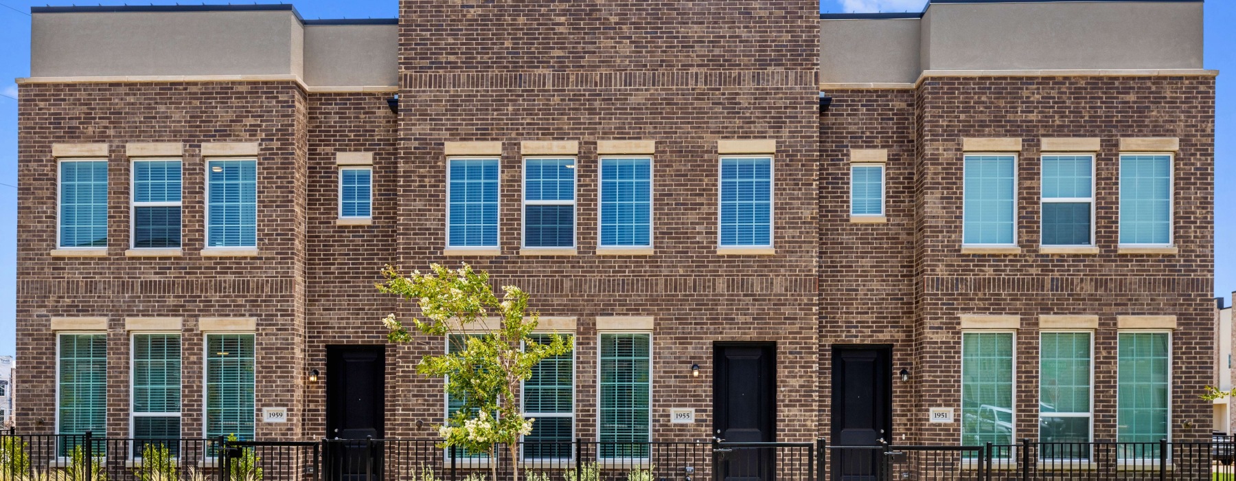 Exterior of 2-bedroom townhomes at Frontera Shores in Lewisville, TX